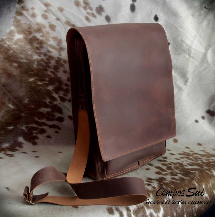 Мъжки чанти от естествена кожа