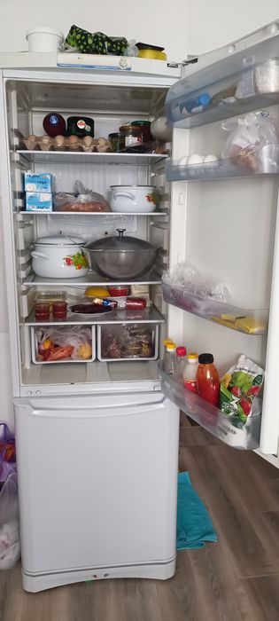 Холодильник Indesit