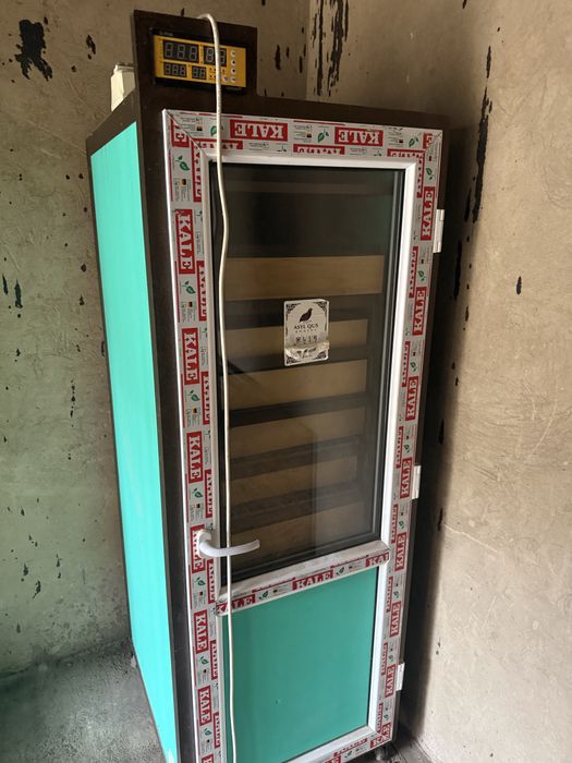 Инкубатор почти новый