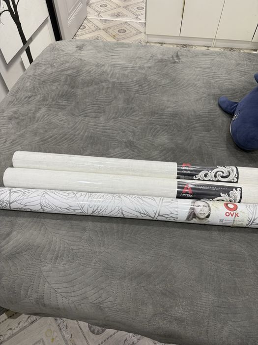 Продам обои новые 3 рулона