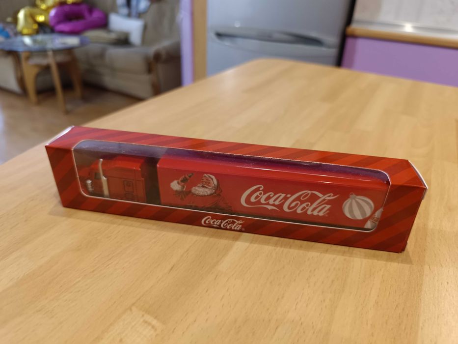 Игрушечная машинка