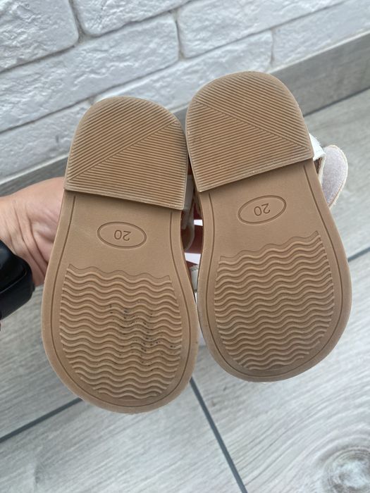 Летни сандалки за момиче 20 размер