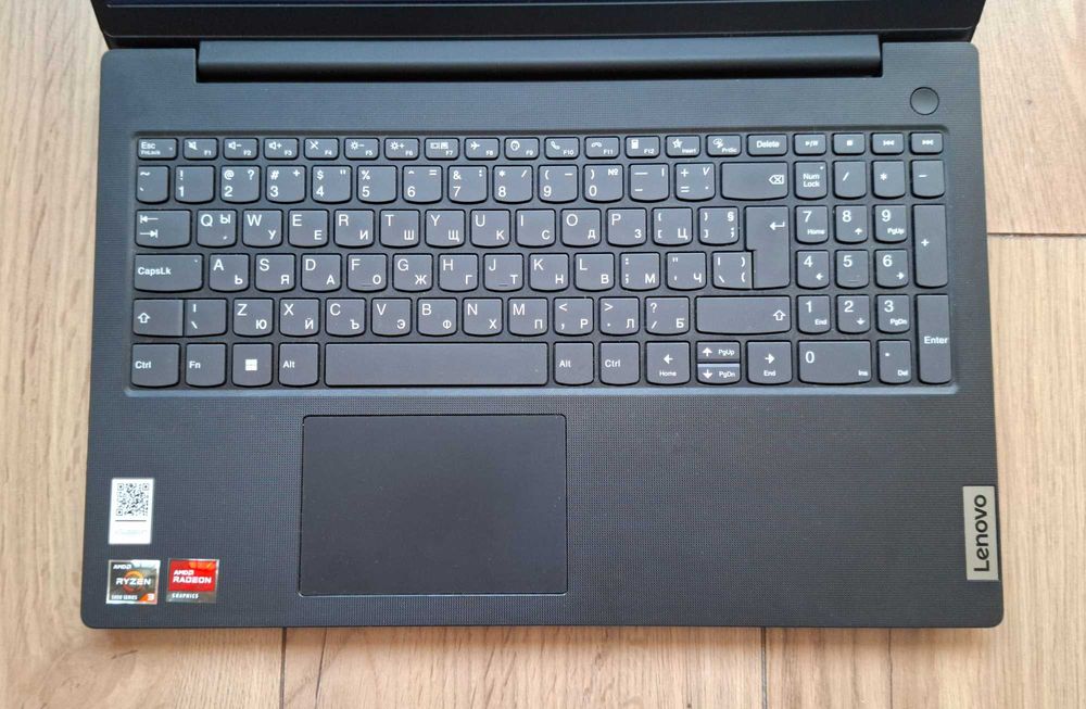 15.6' НОВ Lenovo Ryzen 3 5300U/8GB/256GB SSD/AMD Radeon Vega 7/Бат. 5ч