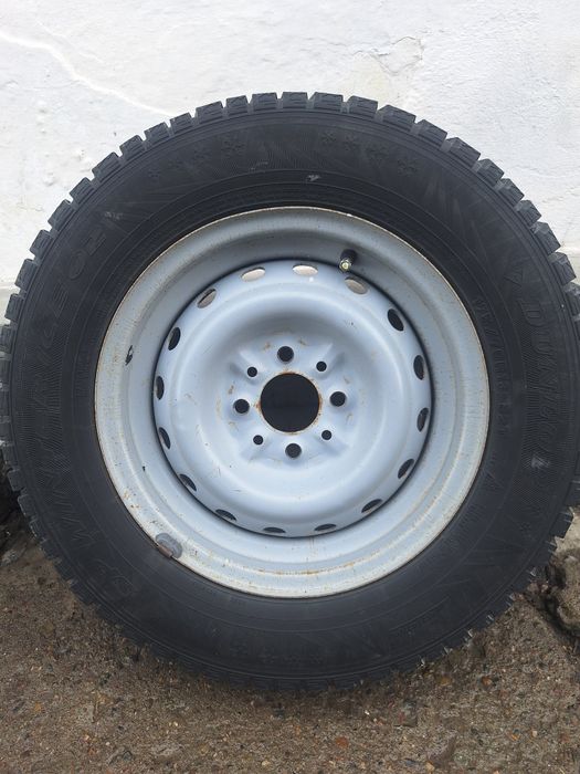 Продам зимние шины на 13