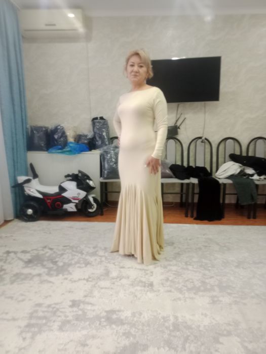 Продам новые платья