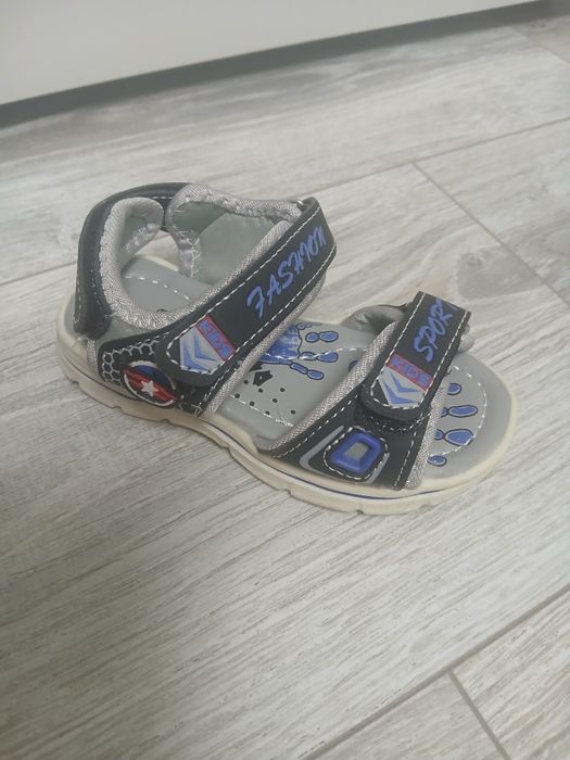 Детская одежда и обувь