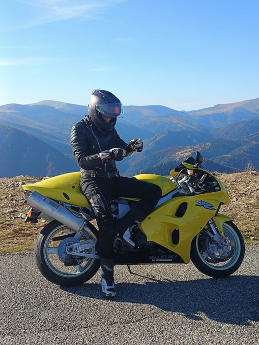 Motocicleta Suzuki 1000 injecție