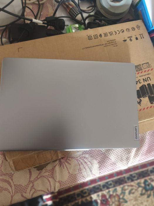 Lenovo AMD Ryzen 5 7520u 8/512gb