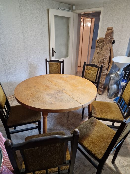 Трапезна маса с 6 стола