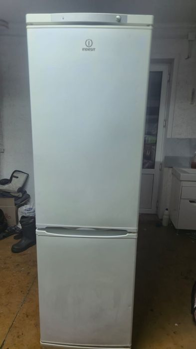 Продам холодильник с доставкой