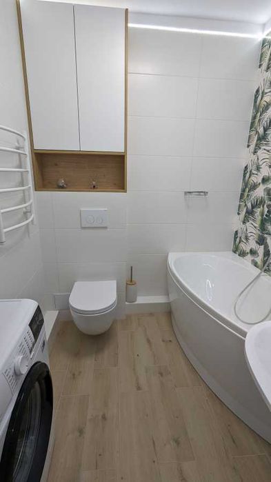 Дава се под наем Тристаен апартамент в София, Център - 90 кв.м за 61.2 € - Снимка #1