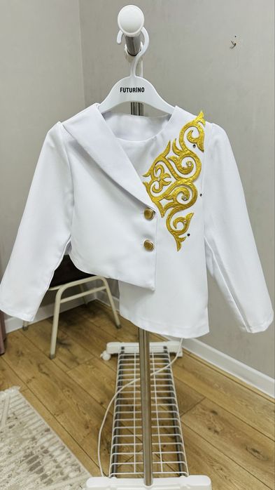 Продам костюм для девочек