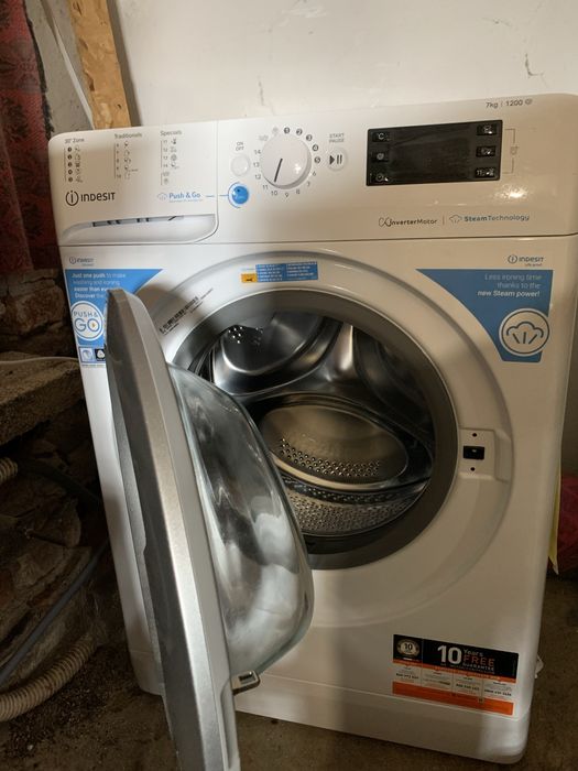 Пералня Indesid.
