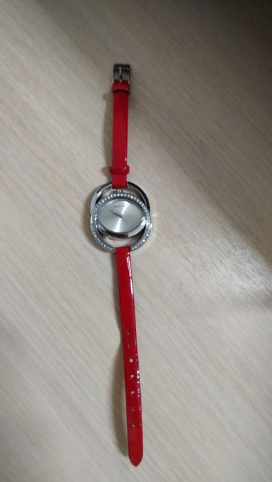 Часы ручные красивые