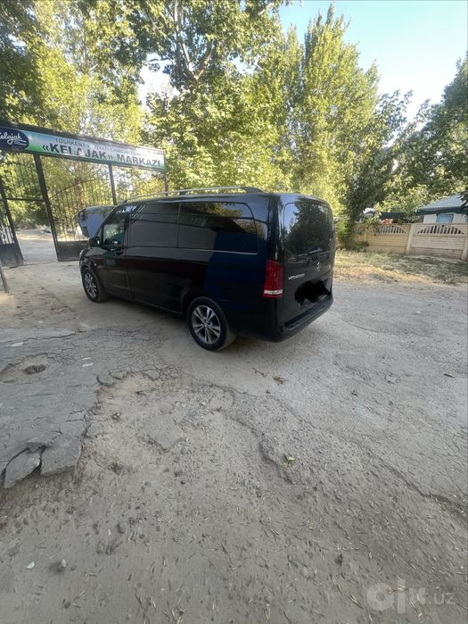 Mercedes Vito sotiladi