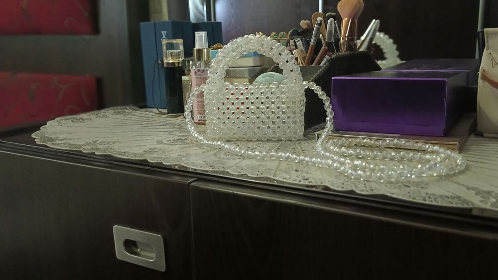 Сумка из акриловых бусин