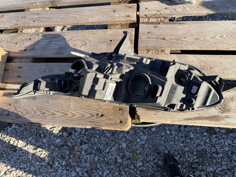 Фар Ford Transit Connect