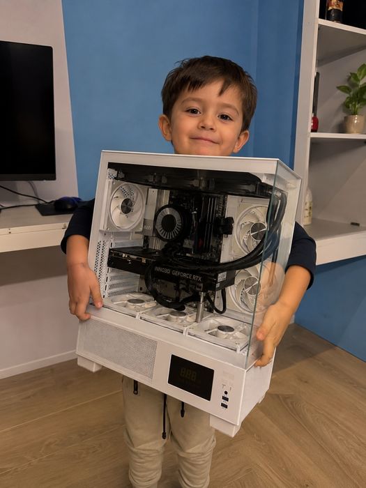 Vand Pc Gaming High End 9800x3d 5070ti