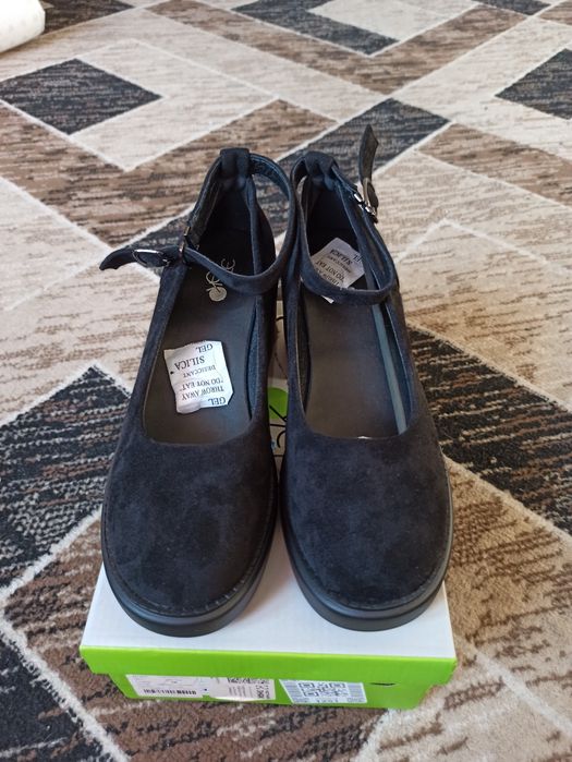 Женские туфли черные