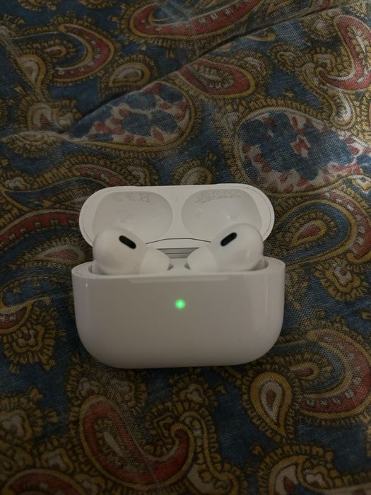 Оригинальные AirPods Pro 2