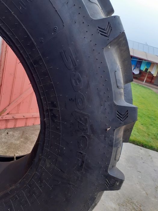 Vând cauciuc cu camera nou!