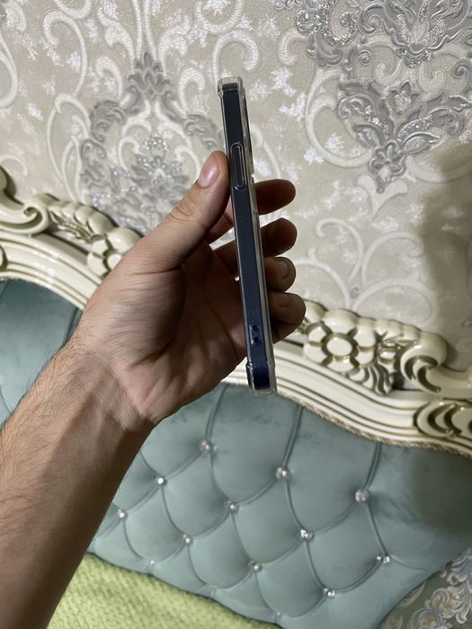 Продам телефон Айфон 12  5G