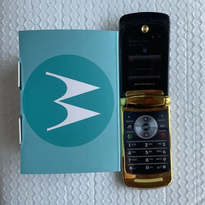 Motorola V8 GSM Orginal Imei Bor Ideal Holata