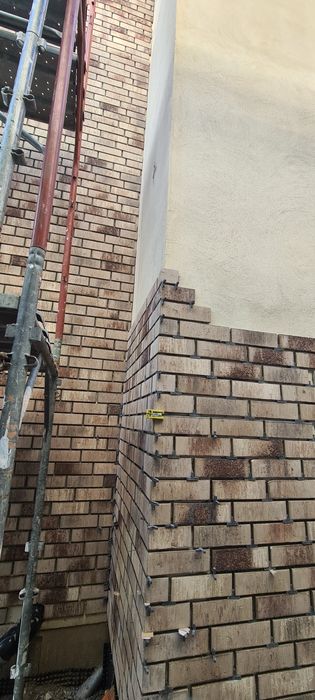 Montaj klinker  zidarie aparenta caramida feliata