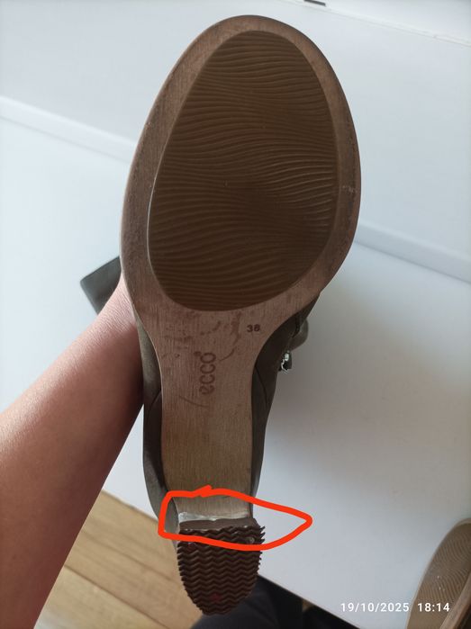 Vand cizme ECCO 38