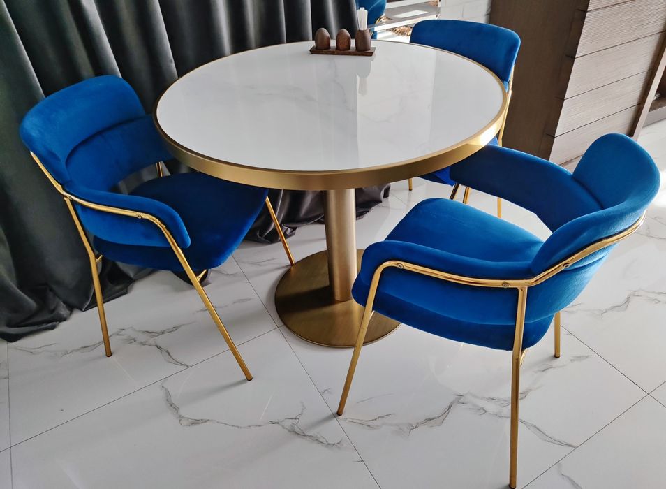 Продам обеденный стол