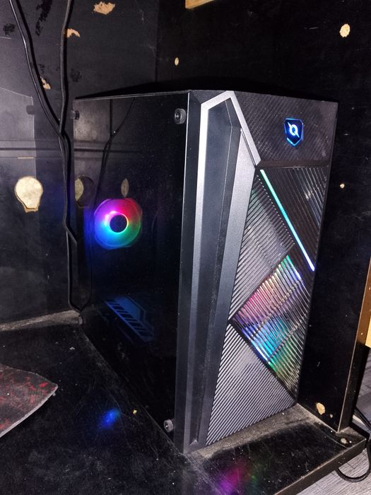 Vând pc gaming nou
