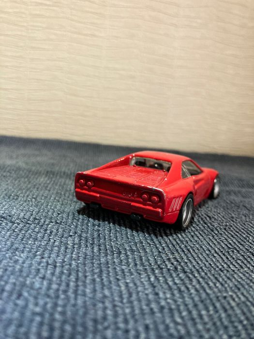 Hot wheels Ferrari 288 GTO 1:43  бартер