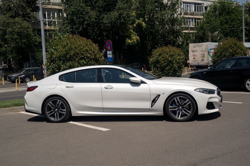 BMW 8 Series 2020 — imagine 3