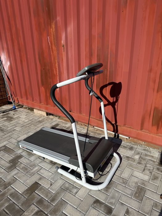 Продам беговую дорожку