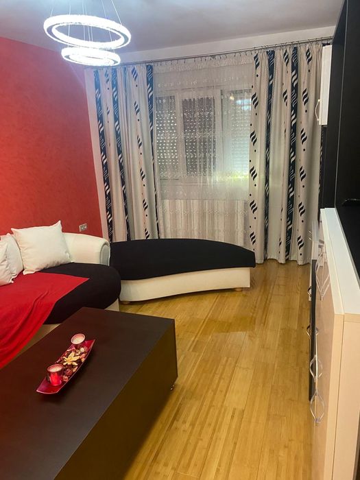 Apartament 3 camere de inchiriat 1800 ron