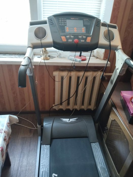 Продам беговую дорожку. Срочно!!!