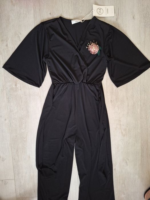 Брошка цвете - красив аксесоар за рокля, сако, гащеризон