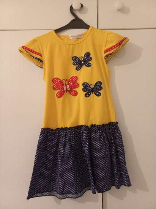 Нарядные платья на девочек и подростков