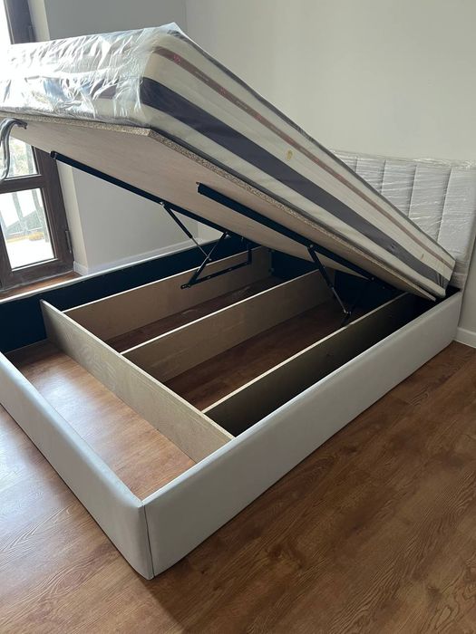 Двухспальный кровать