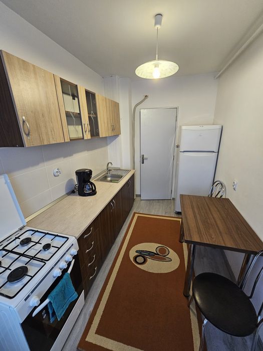 De inchiriat zona Vitrometan