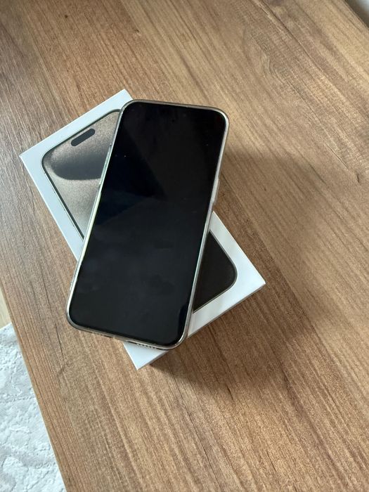 Iphone 15 pro max 256 GB, stare excelentă.