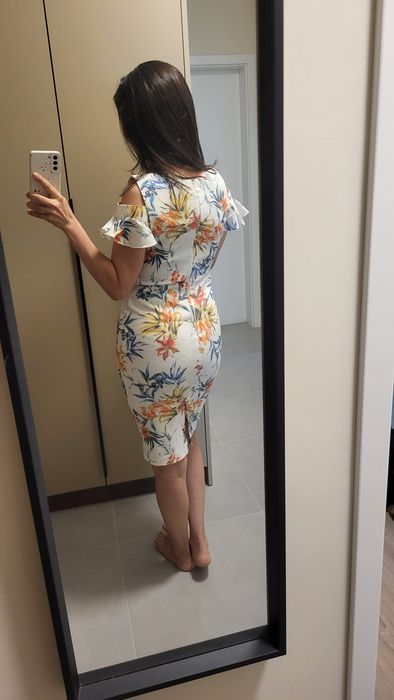 Рокля до коляното