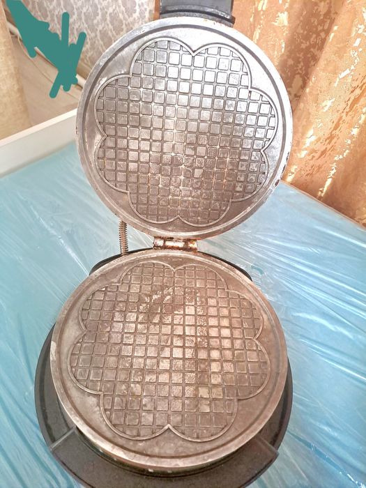 Продам вафильницу советскую.