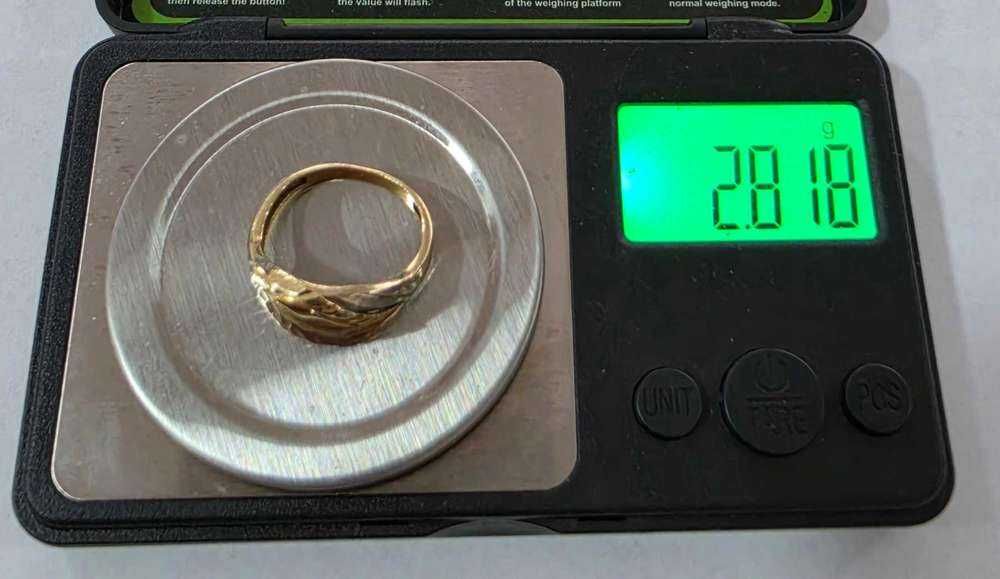 Златен пръстен  2,8 грама 14 карата