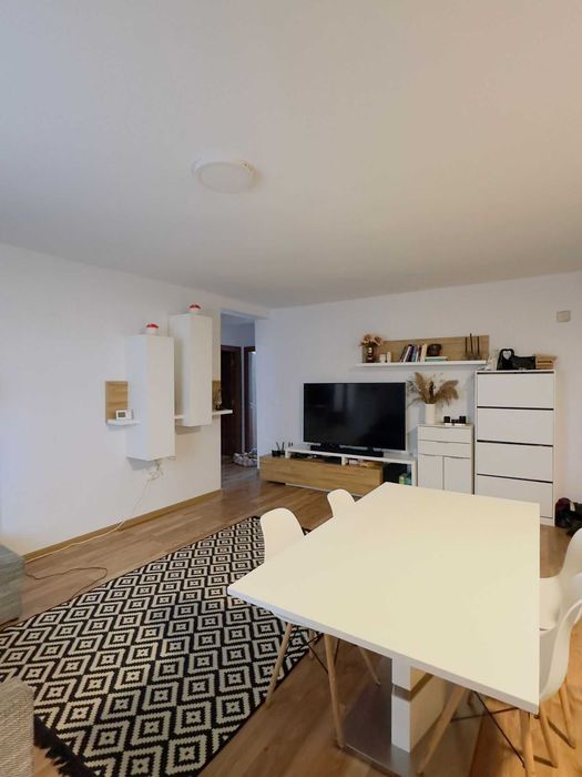 Dau in chirie ap 3 camere cu gradina zona VIVO