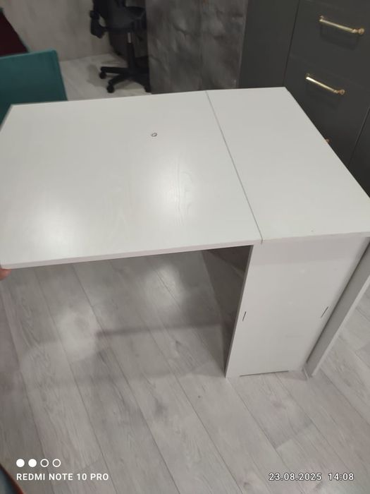 Продам стол книжка