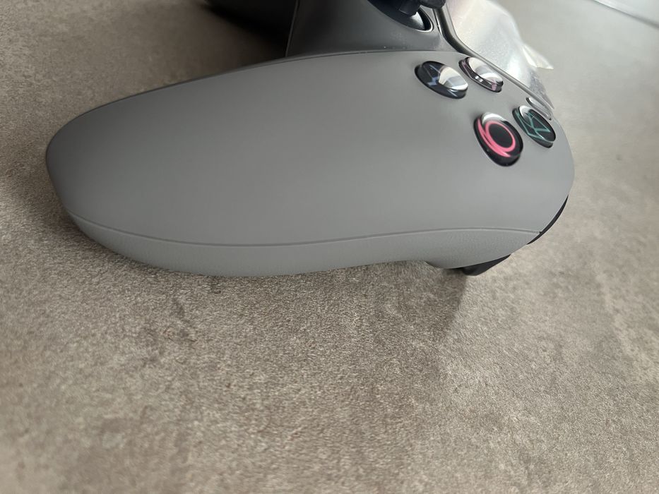 PS5 controller 30th Anniversary