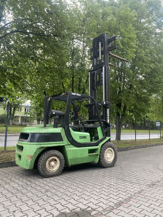 De vanzare stivuitor Clark diesel 5 T capacitate