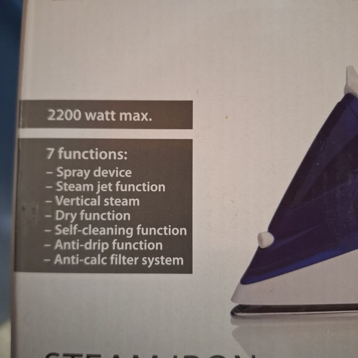 Парна ютия с 7 функции 2200W внос от Германия чисто нова