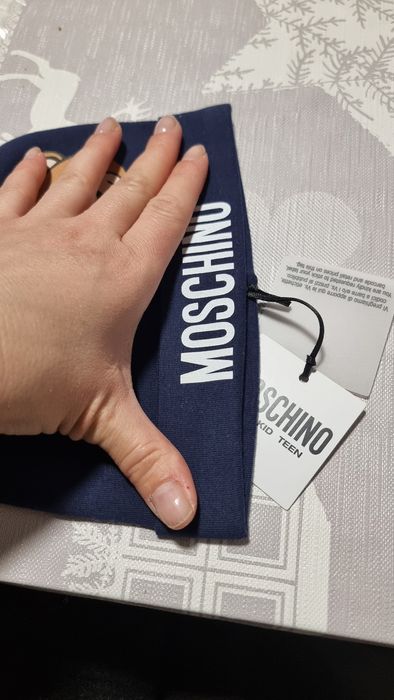 Бебешка шапка Moschino